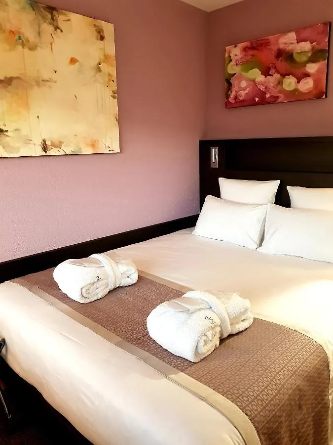 Vernier Nash Pratik Hotel
