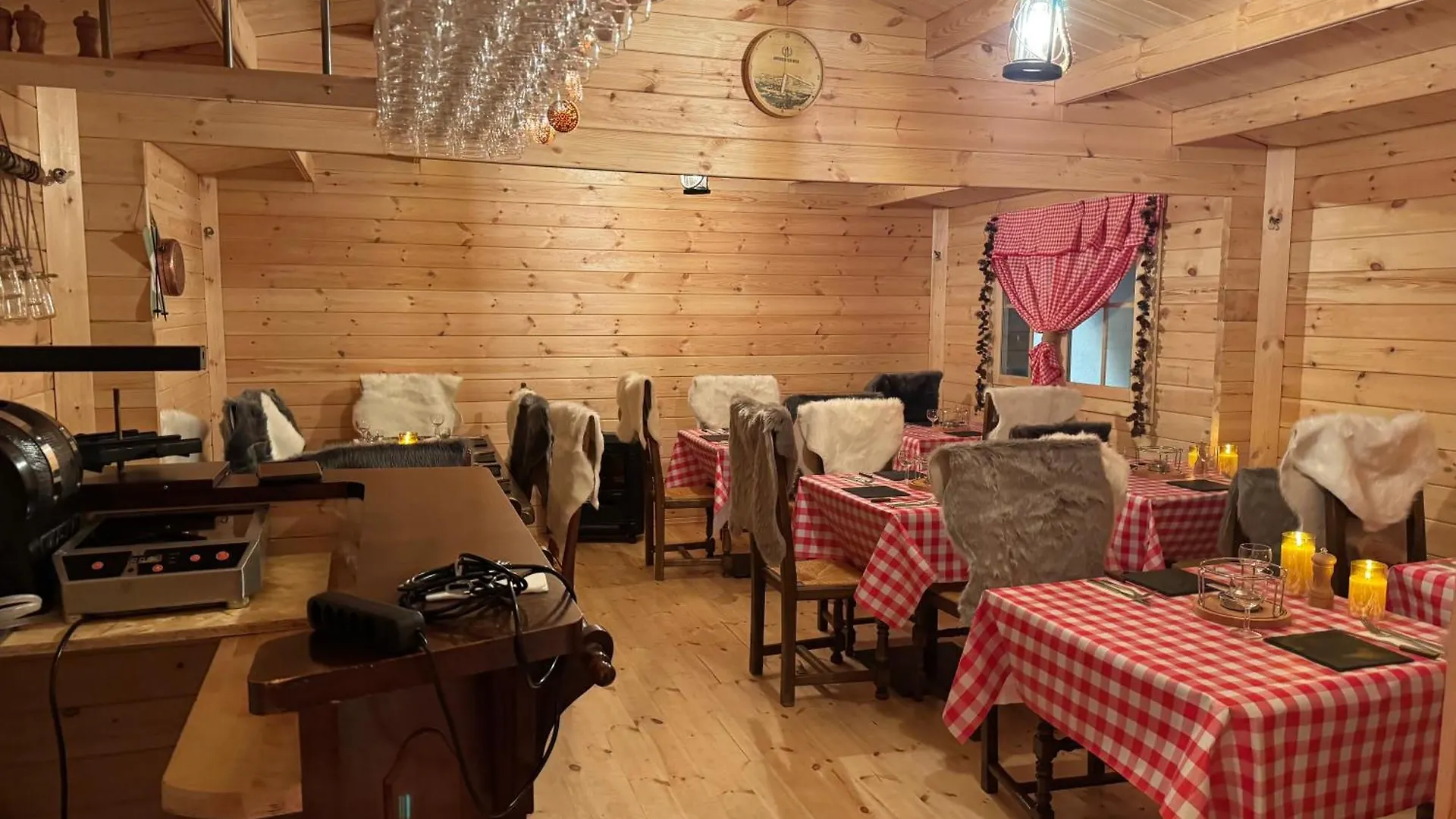 Vernier Nash Pratik Hotel